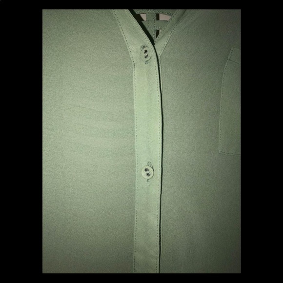 Ya Los Angeles - Long sleeve button down flowy top - cut out back - Picture 7 of 7